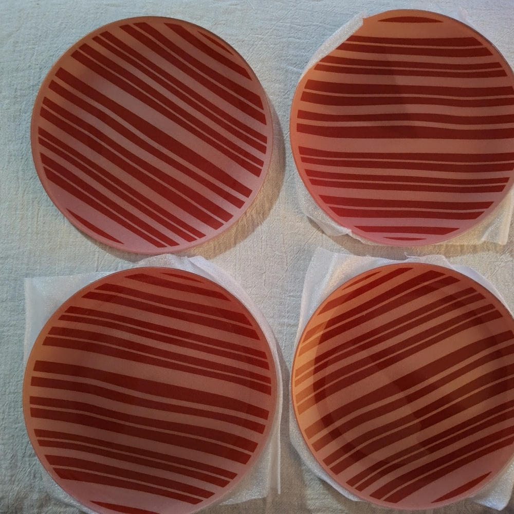 Set of 4 Temptations by Tara Ren and Pink Salad, Dessert Snack plates.